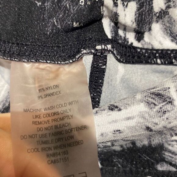 Calvin Klein Women's White Black Quick Dry Performance Leggings Size Large - Picture 7 of 8
